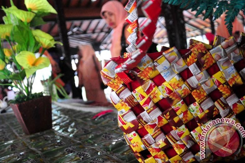 Limbah-Sampah-Plastik