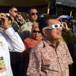 jk-menyasikan-gerhana-matahari