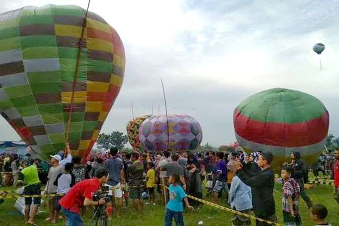 Kemenhub Akan Denda Pelaku Balon Udara Liar Rp1 M