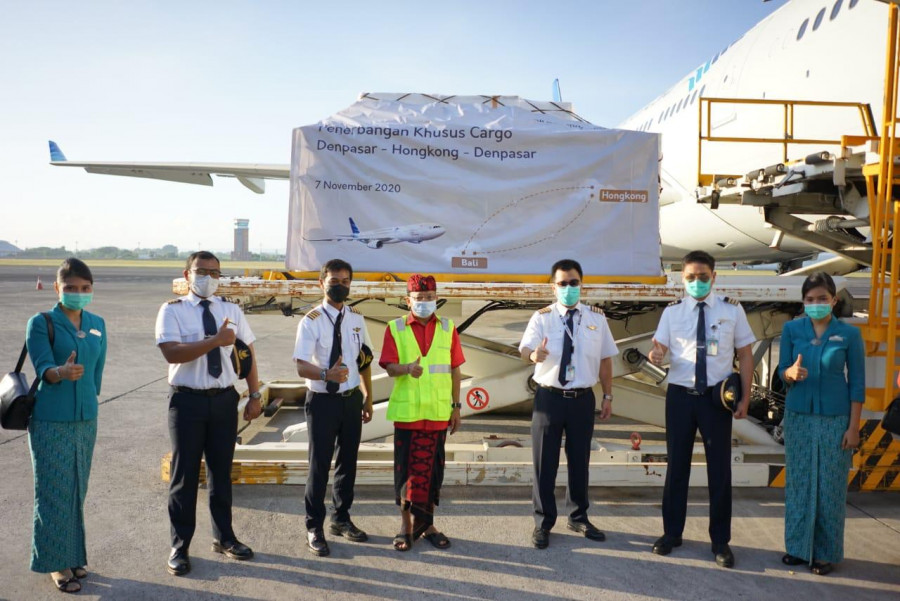 garuda layani angkutan kargo bali - hongkong
