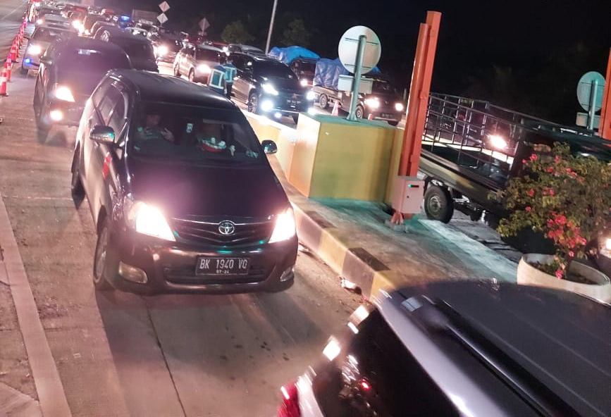 JMKT Catat 5.044 Kendaraan Lakukan Top Up di Gerbang Tol