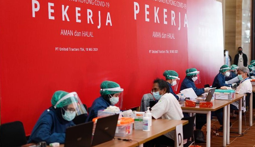 dukung pencapaian herd immunity, grup astra lakukan vaksinasi