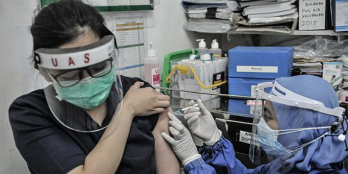 Kemenkes : Vaksin "Booster" Khusus Untuk Nakes, Masyarakat Diminta Maklum