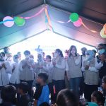 Dampingi Istri Menteri BUMN Kunjungi Posko Korban Gempa Cianjur, Dirut Pertamina Serahkan Bantuan