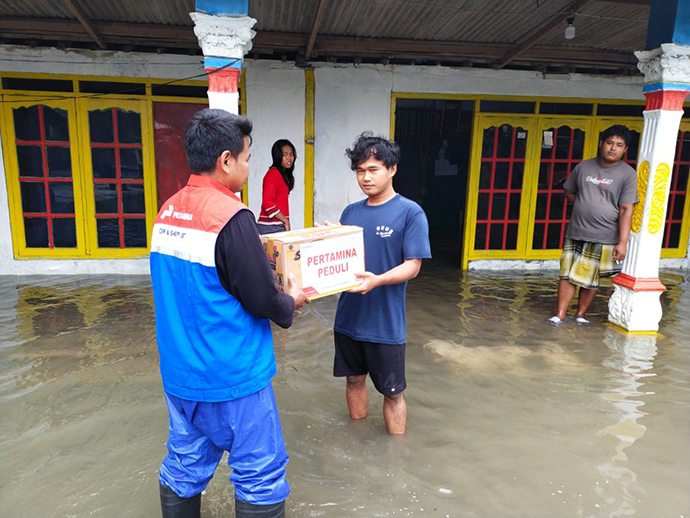Banjir Semarang, Pertamina Salurkan Bantuan Bright Gas dan Sembako ke Posko Utama