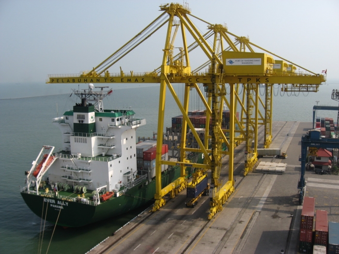 Pelindo Bantu Awasi Masuknya Barang Impor di Pelabuhan