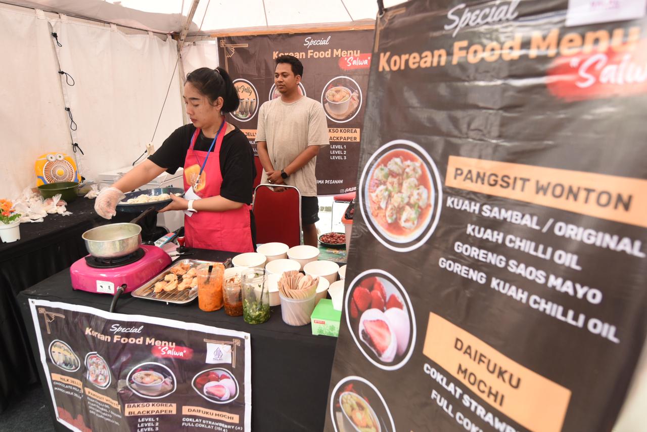 Pengunjung Pertamina Eco RunFest 2023 Serbu Booth UMKM