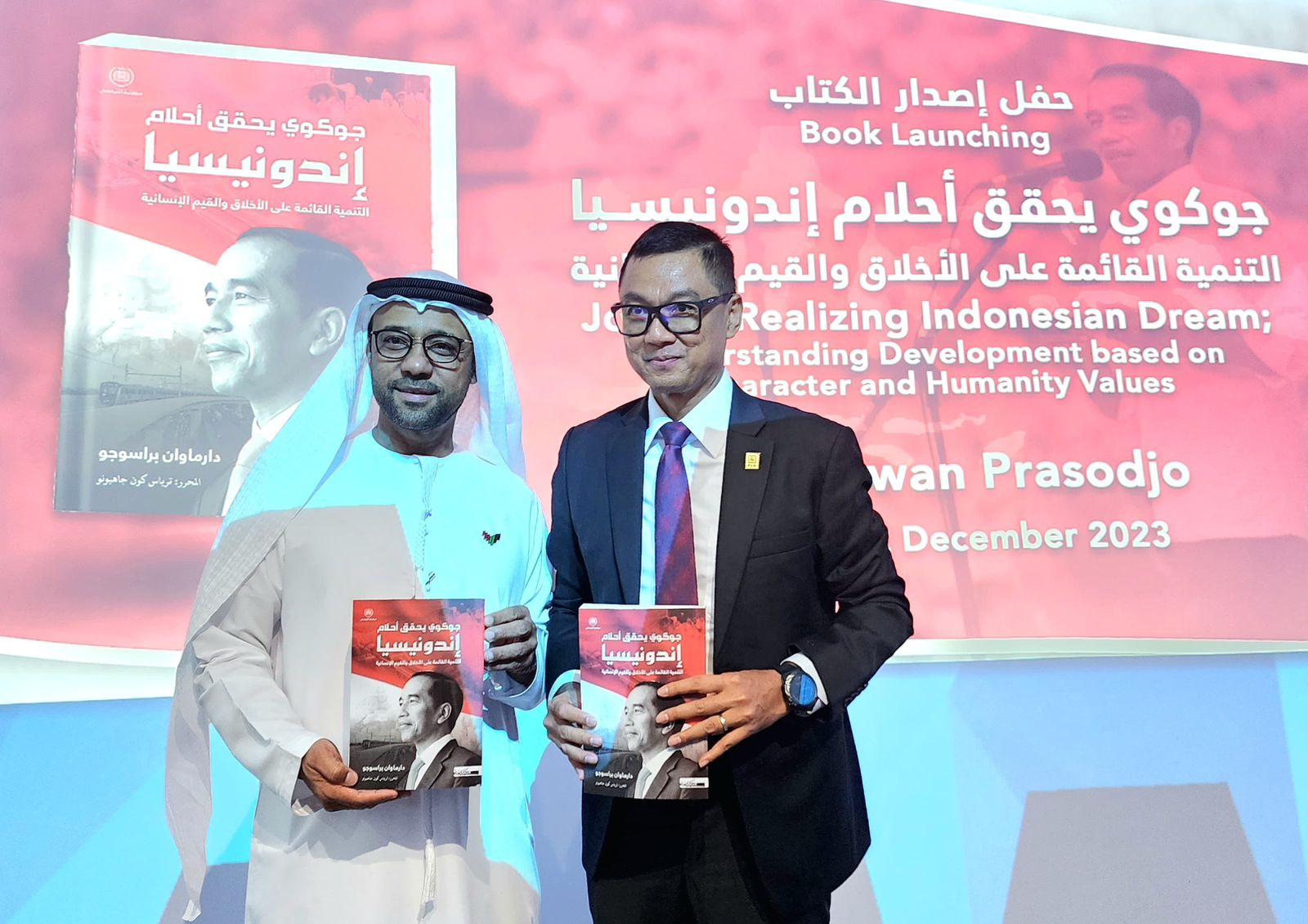Versi Bahasa Arab, Biografi Jokowi Karya Dirut PLN Diluncurkan di Dubai