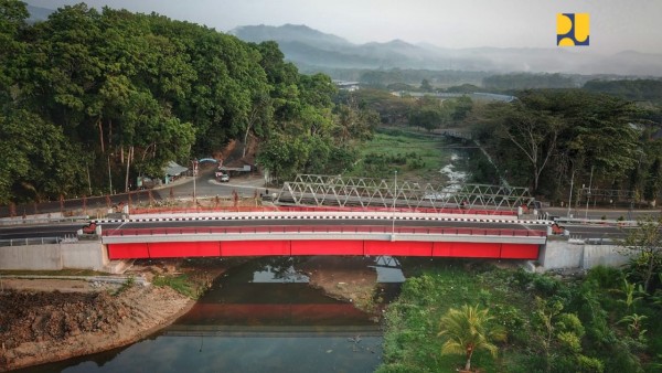 PUPR Permak 9 Jembatan Lama Buat Perlancar Distribusi Logistik