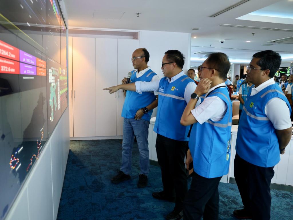 Pantau Posko Siaga, Wamen BUMN Apresiasi Kesiapan PLN Pastikan Listrik Andal Jelang Tahun Baru 2024