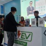 Kunjungi Booth PLN di IIMS 2024, Menteri BUMN Dorong Kendaraan Berbasis Energi Hijau Tumbuh Masif