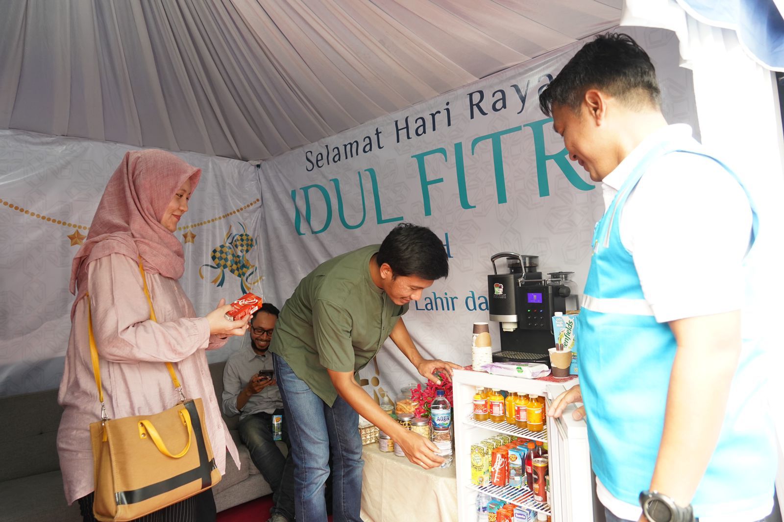 Kesiapan SPKLU PLN Diapresiasi Pemudik, Semua Lancar dan Banyak Fasilitas Pendukungnya!