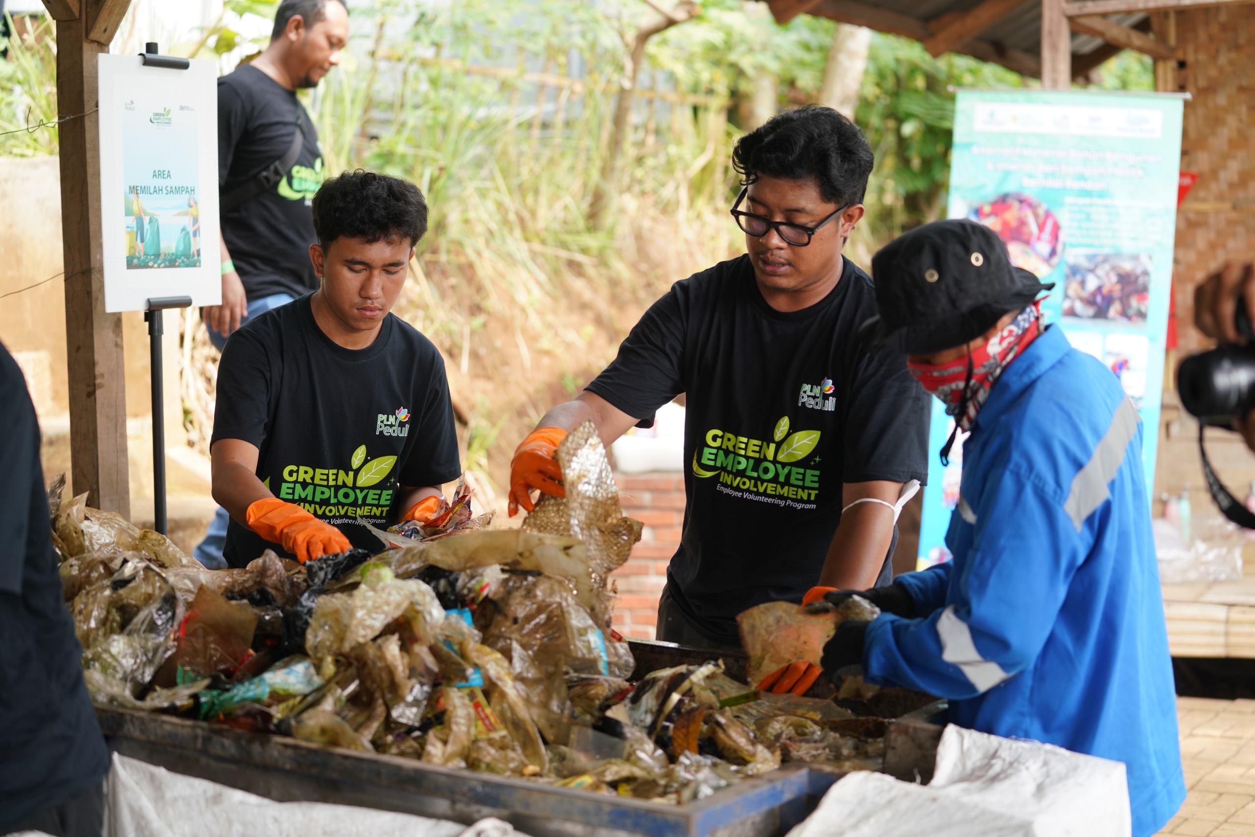 Hari Lingkungan Hidup, PLN Libatkan Pegawai Olah Sampah Plastik Wujudkan Sustainable Development Goals