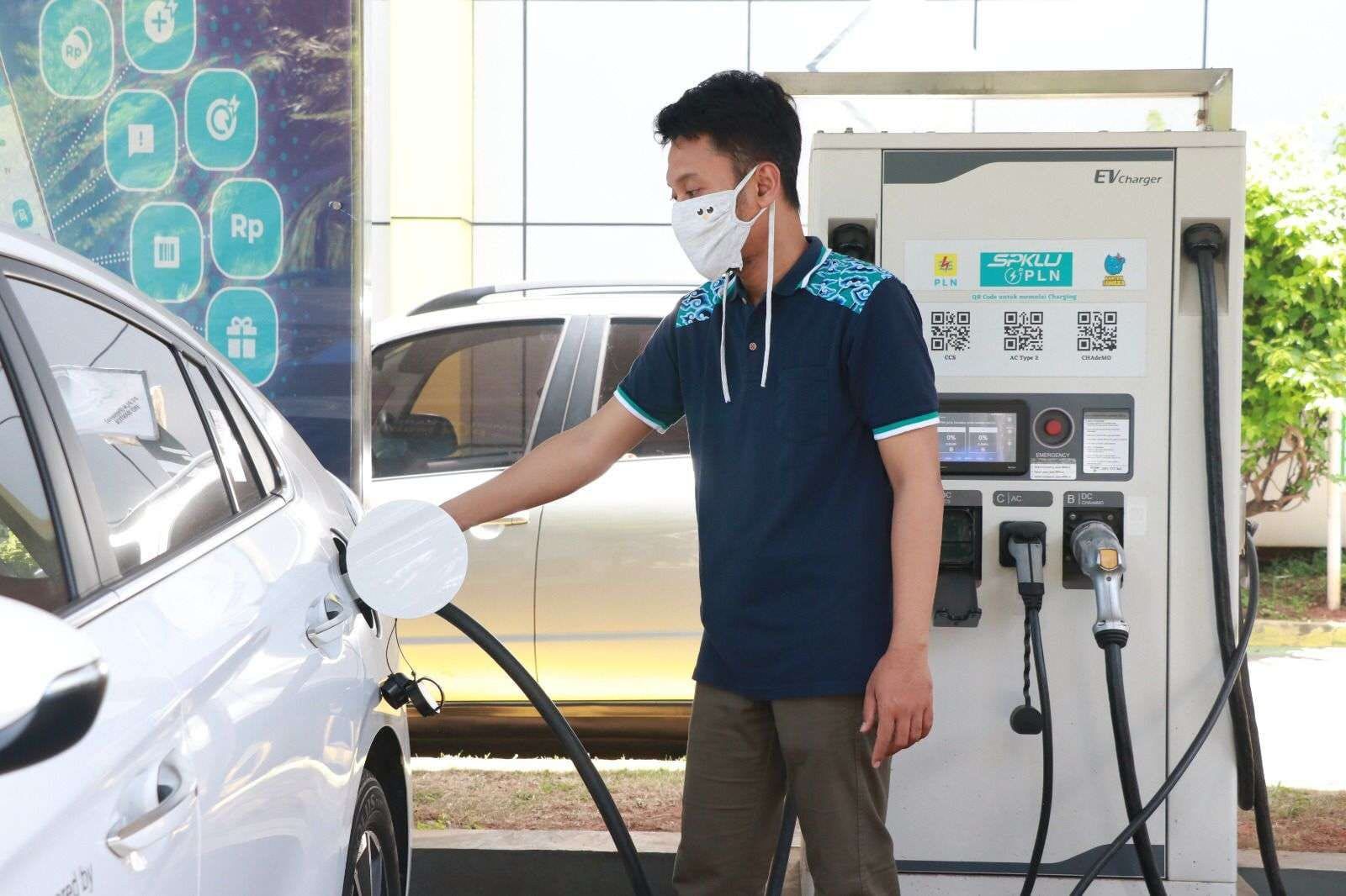 Libur Idul Adha 1445 H, PLN Siagakan 1.470 SPKLU Layani Kendaraan Listrik di Berbagai Daerah