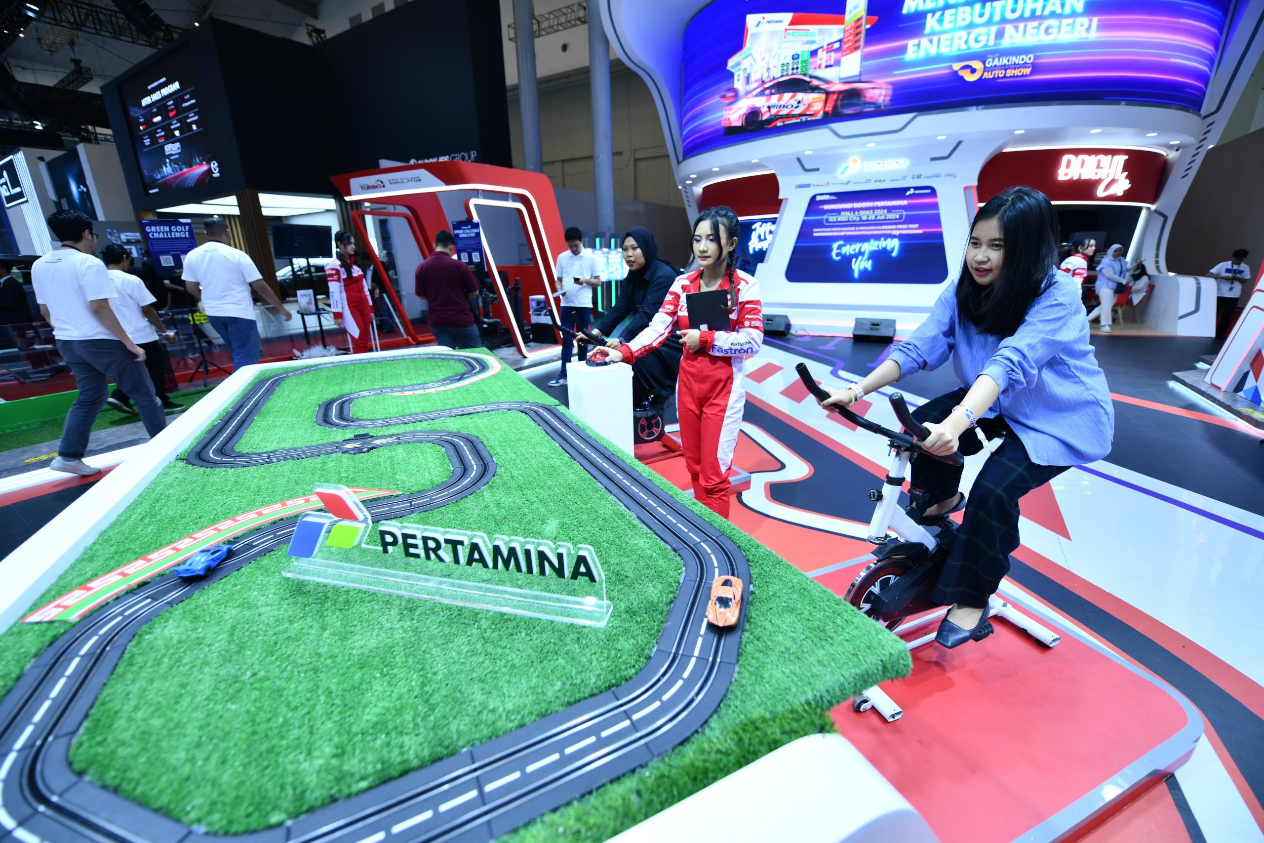 Manjakan Pengunjung, Booth Pertamina Siapkan Banyak Hadiah Menarik di GIIAS 2024
