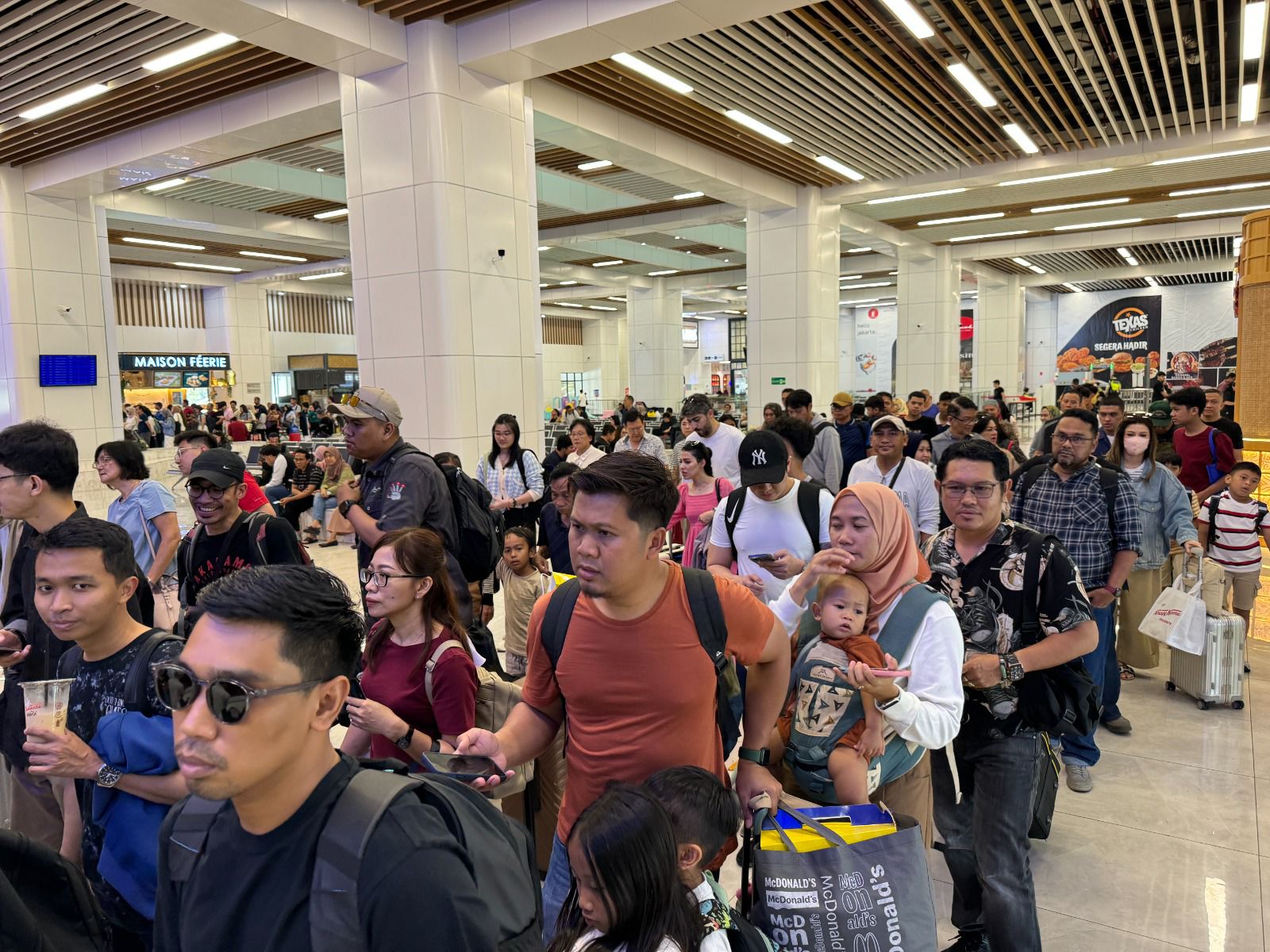 Gokil! Capai 7,8 Juta Penumpang, Whoosh Kini Jadi Kereta Komuter Super Cepat