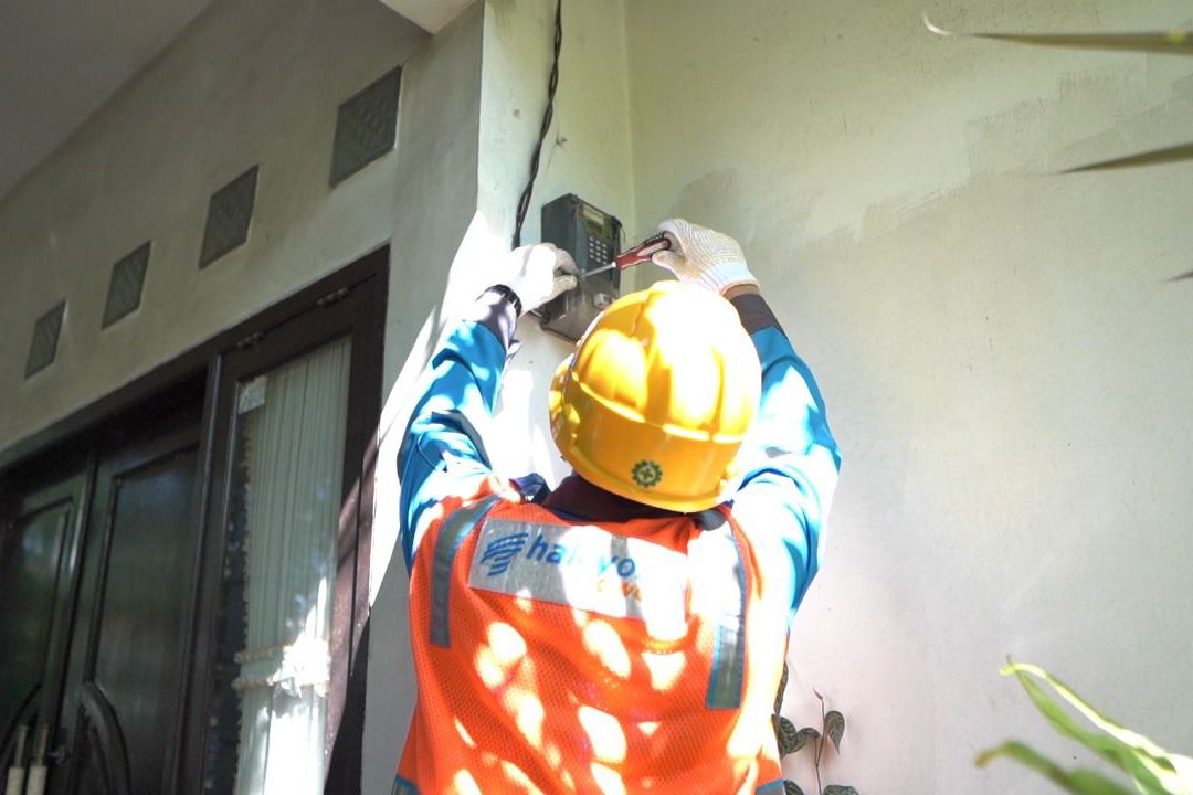 PLN menghadirkan promo Diskon Tambah Daya hingga 50% + 50% untuk pelanggan rumah dan rumah ibadah. Simak syarat dan cara mendapatkannya!