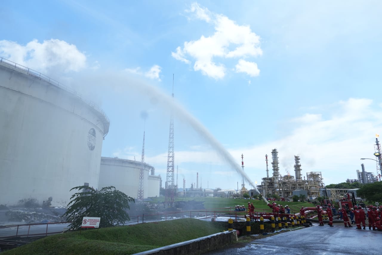 Sigap! Tim Kilang Cilacap Kendalikan Insiden Sludge, Operasi Aman