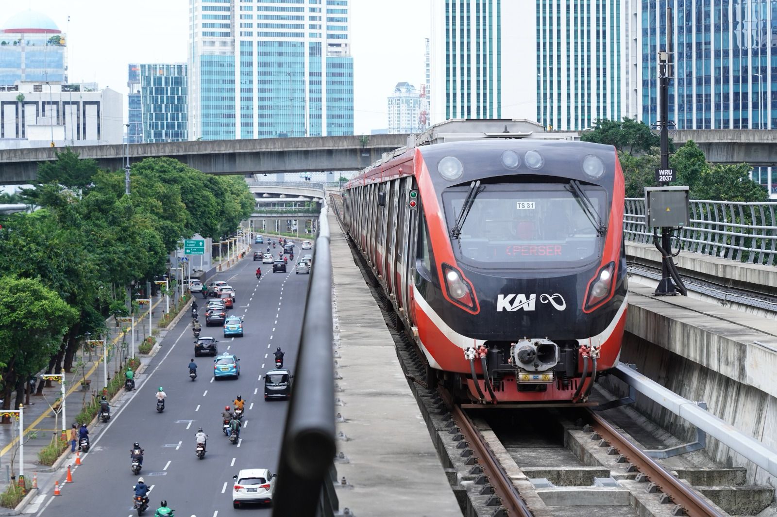 LRT Jabodebek Segera Hadirkan QRIS Tap, Pembayaran Jadi Lebih Mudah!