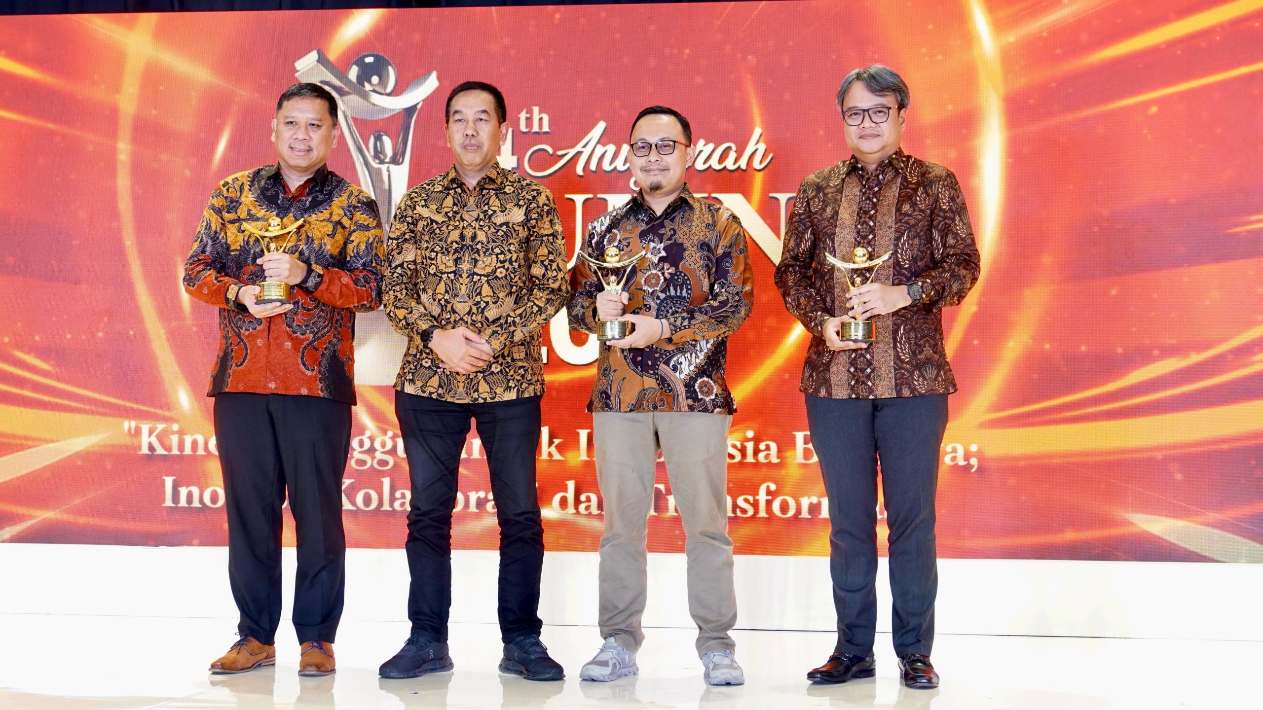 Pelita Air raih penghargaan Strategi Pertumbuhan Terbaik & Best CEO di Anugerah BUMN 2025, bukti sukses transformasi bisnis & inovasi berkelanjutan.