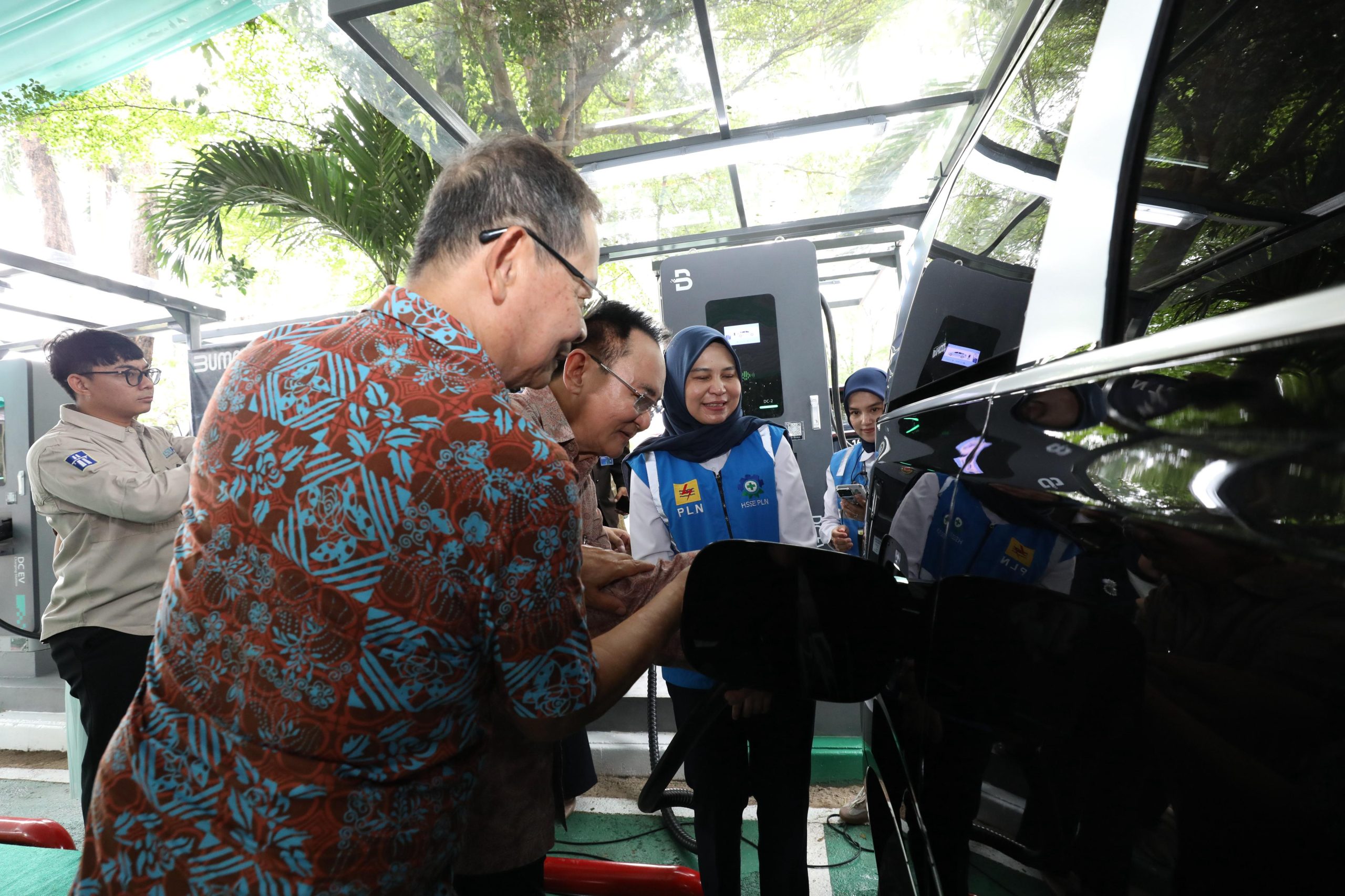 PLN Resmikan SPKLU Ultra Fast Charging di Tol Jagorawi, Siap Layani Pemudik EV