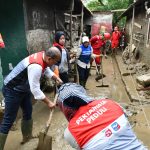 Bantu Warga Terdampak Banjir Bekasi, Pertamina Turunkan Tim Relawan & Tenaga Medis