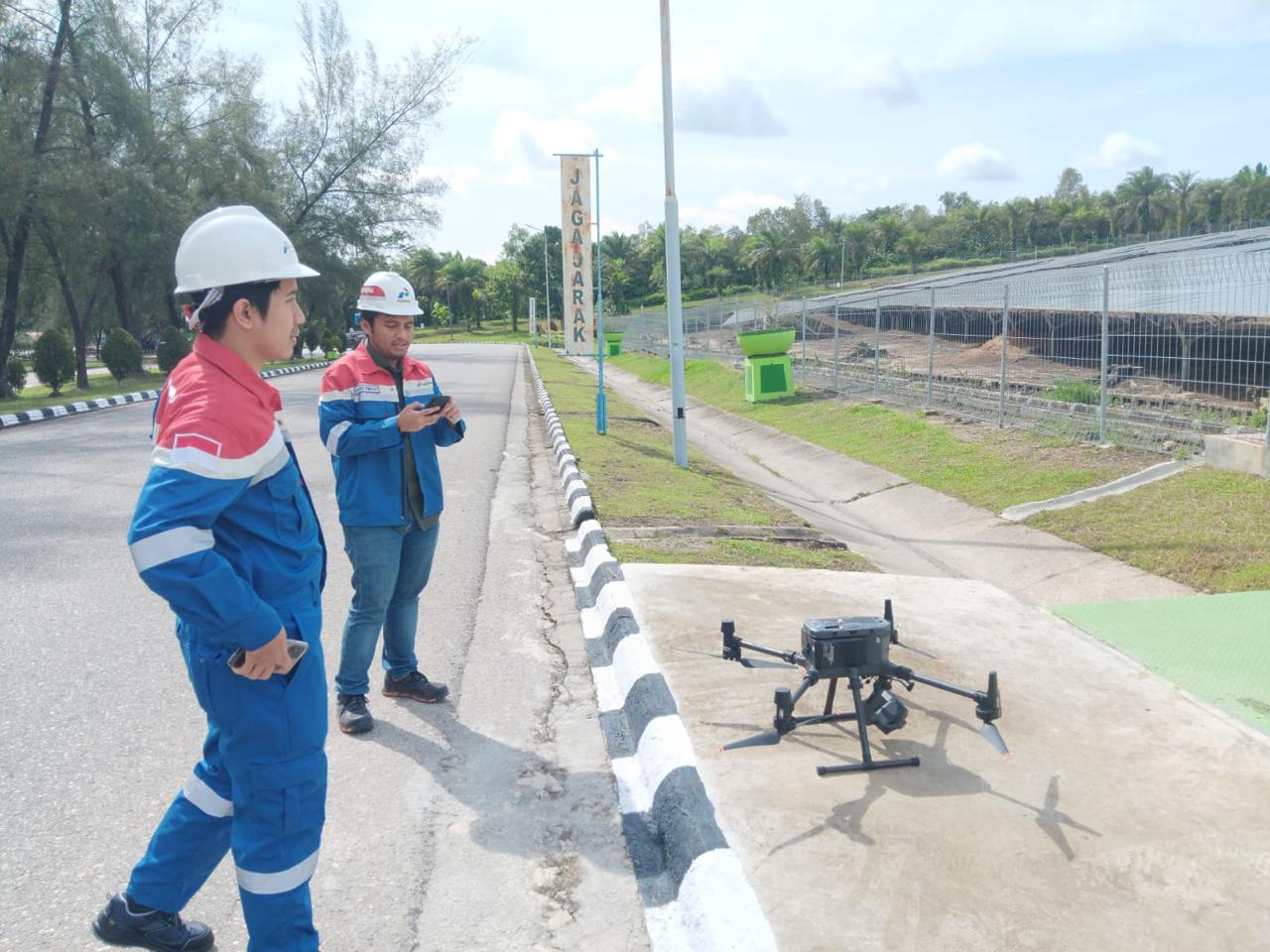 PLTS di Riau Lebih Aman! Pertamina NRE Andalkan Drone dan AI untuk Pantauan