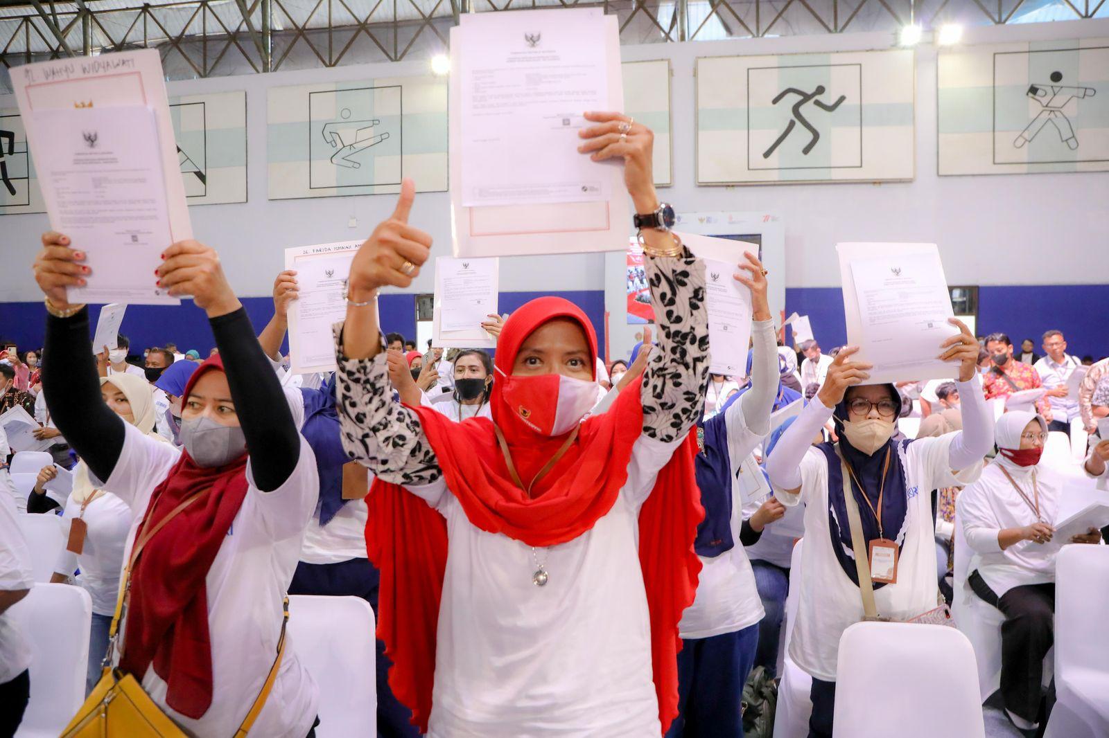 Hingga Maret 2025, legalitas UMKM meningkat dengan 739.843 NIB diterbitkan dan ribuan sertifikasi halal serta SNI telah diraih