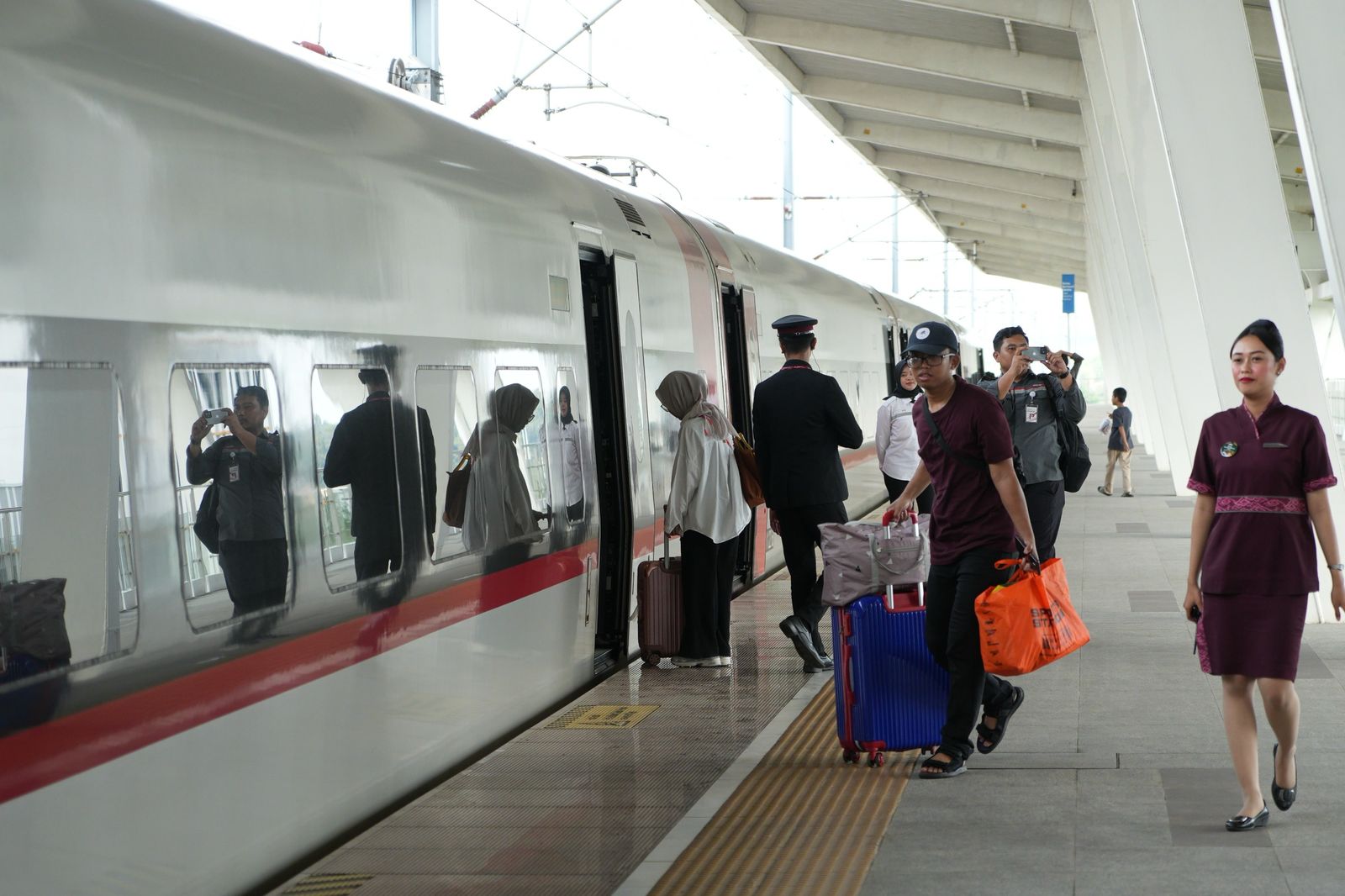 Stasiun Whoosh Karawang Jadi Favorit Baru Libur Lebaran, Penumpang Naik 4 Kali Lipat