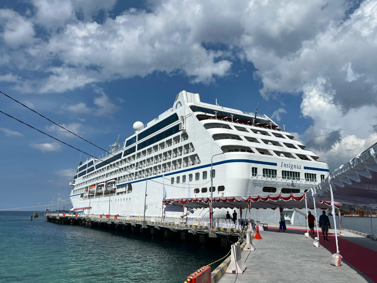 MS Insignia Tambat di Pelabuhan Celukan Bawang, Tutup Rekor Sejarah Cruise Tourism di Bali Utara