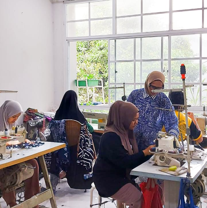 Dara Baro, Pelopor Fesyen Upcycle yang Sukses Menembus Pasar Internasional