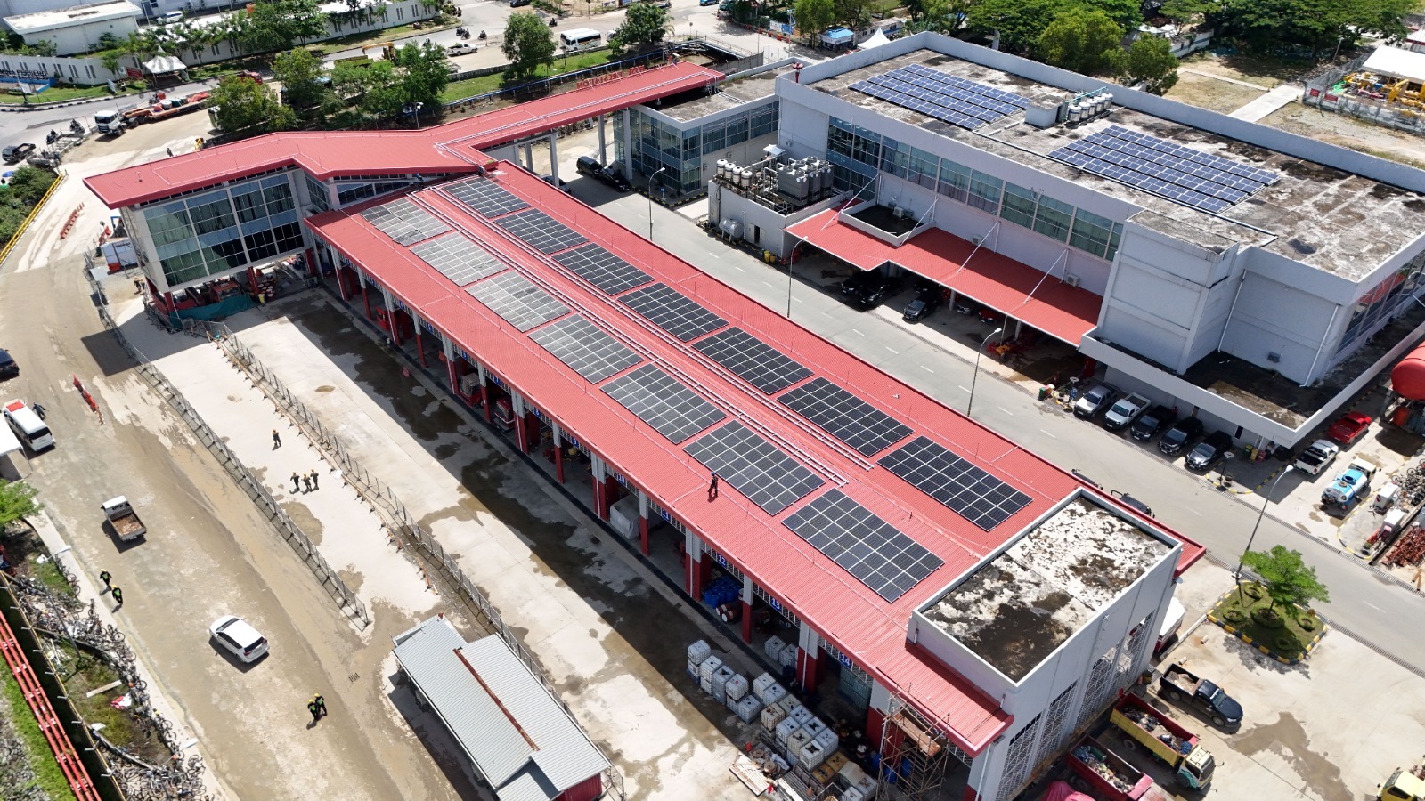 Gak Perlu Bayar Listrik Lagi! Pertamina Pasang PLTS Atap Terbesar di Kilang Balikpapan