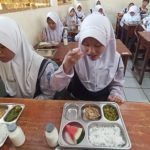 Susu Lokal Digasak Ribuan Siswa, Koperasi Kecipratan Untung