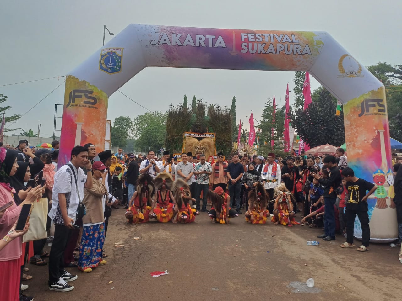 Jakarta Festival Sukapura Meriahkan HUT DKI ke-498, Warga Tumpah Ruah Rayakan Budaya Betawi