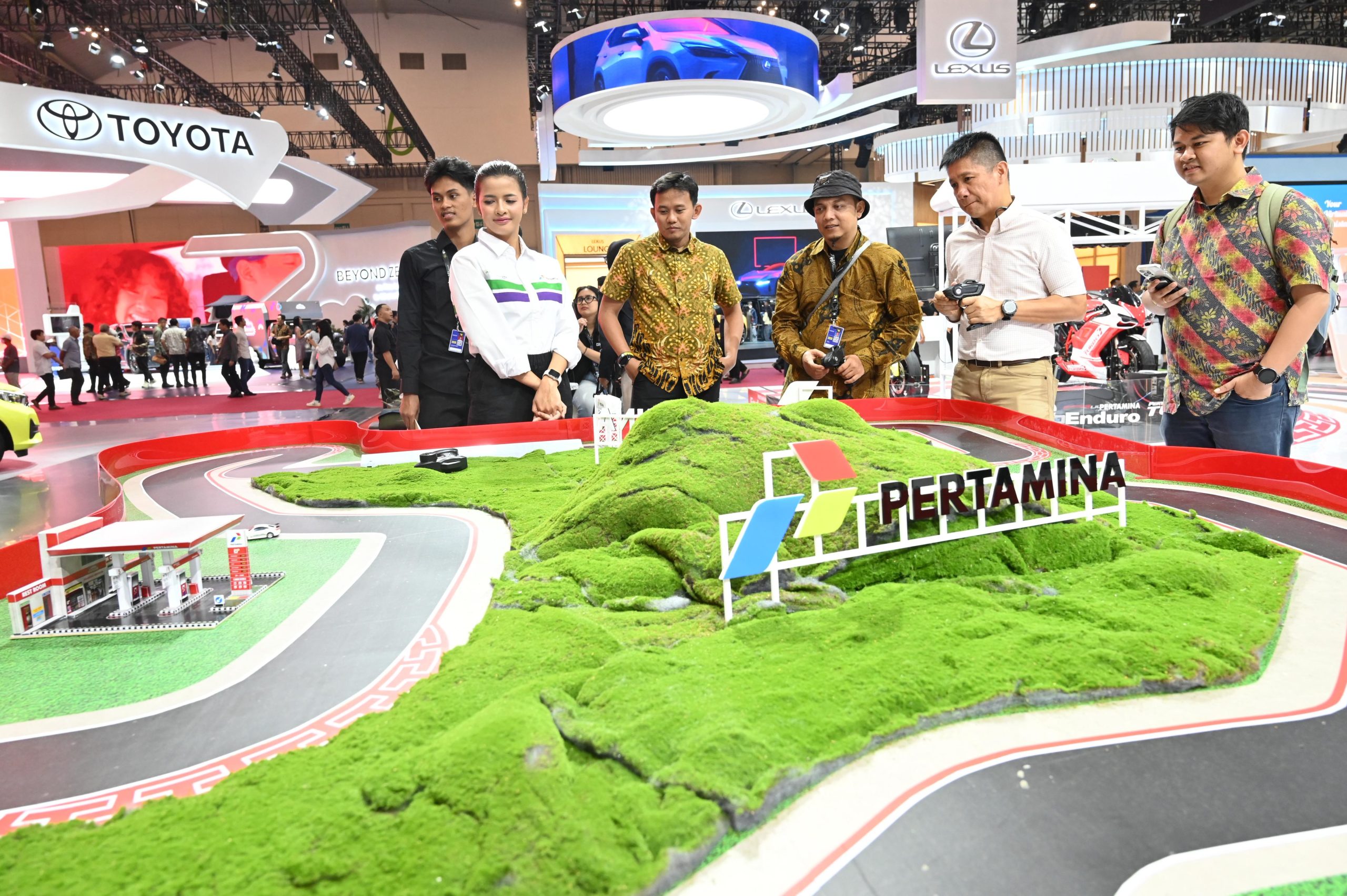 Auto Viral! Booth Pertamina di GIIAS 2025 Bagi-bagi Hadiah Tiket Nonton MotoGP Mandalika