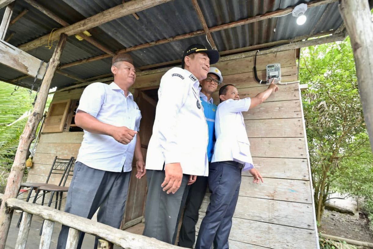Warga Musi Banyuasin Akhirnya Rasakan Terang Setelah Bertahun Hidup dalam Gelap