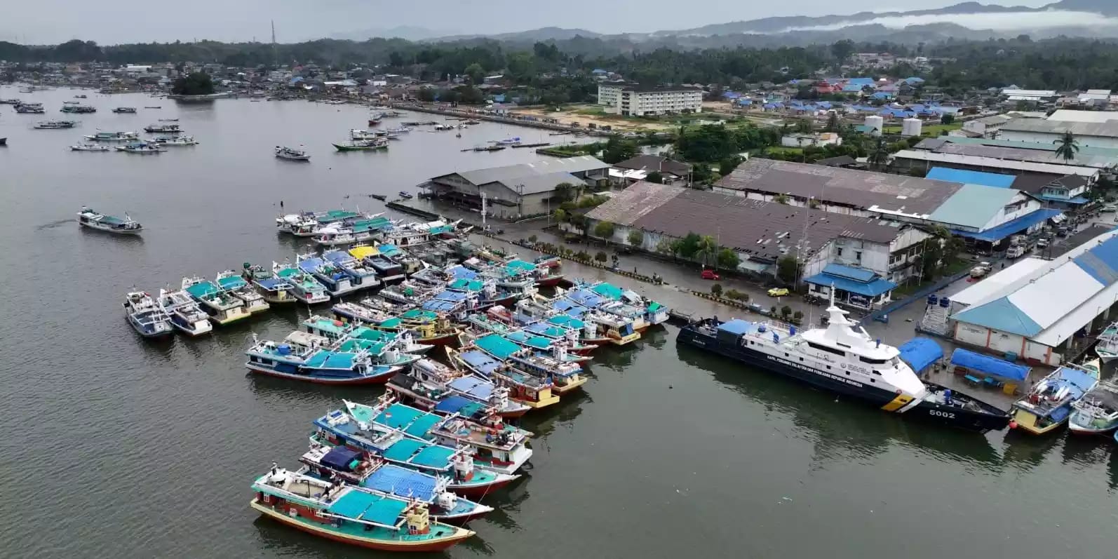 Kementerian PU mengerahkan 402 relawan ke Aceh, Sumut, dan Sumbar untuk mempercepat pemulihan infrastruktur pascabencana.