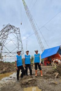 PLN Gunakan Crane sebagai Tower Sementara, Aliran Listrik Aceh Mulai Pulih