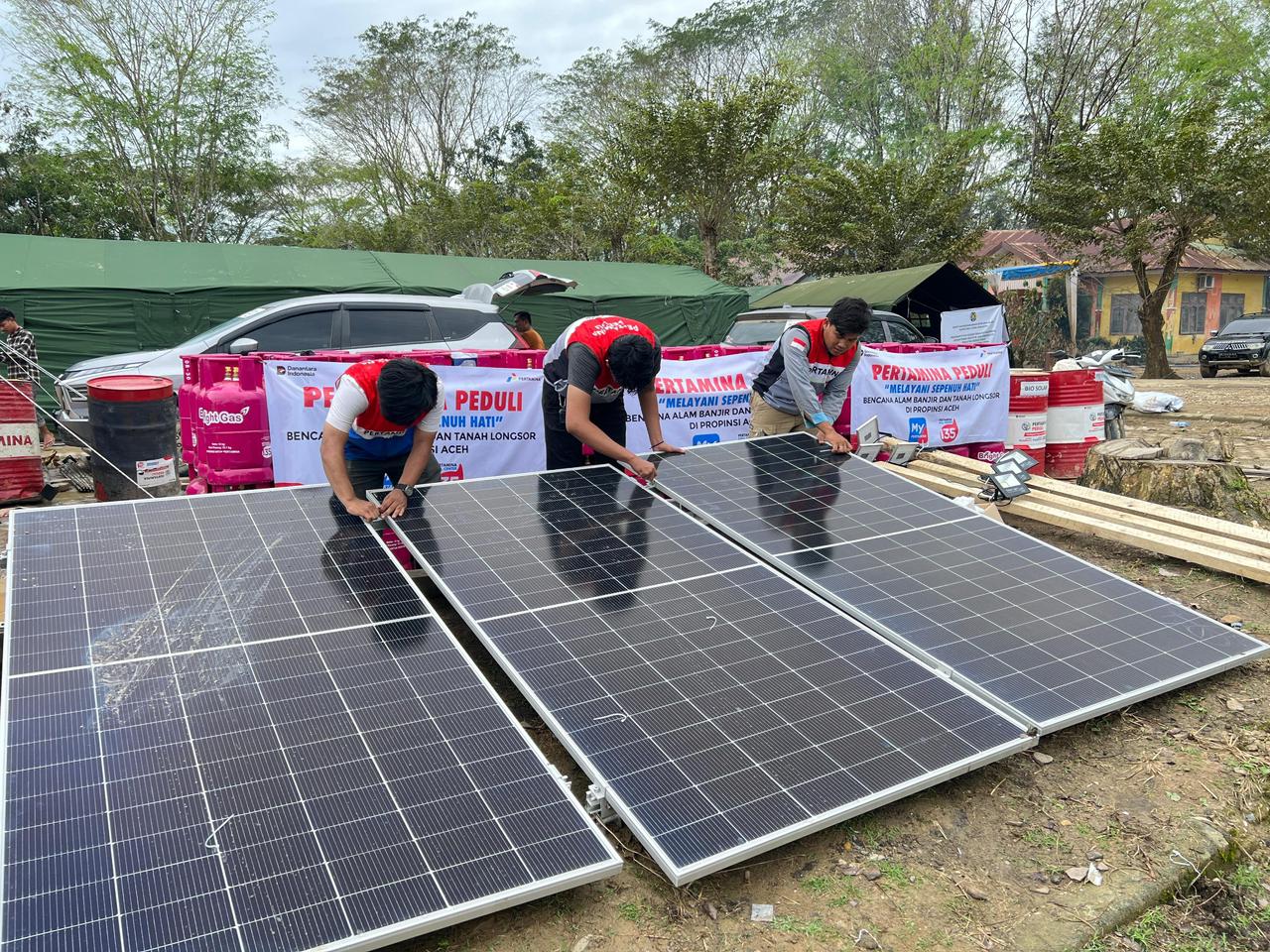 Solusi Cerdas Pertamina: Pasang Pembangkit Listrik Tenaga Surya untuk Pengungsi Banjir Aceh Tamiang