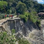 PLN ngebut pulihkan listrik 176 desa terisolir di Aceh. Medan berat tak jadi halangan, petugas siap terjang lokasi terdampak.