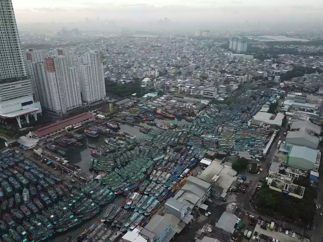 Daya Tampung Kolam Berlebih. Izin Operasi Kapal Ikan di Muara Angke di Moratorium