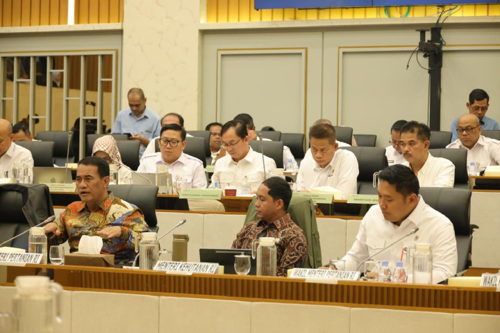 Bencana Hantam Tiga Provinsi, Mentan Amran Gerak Cepat Selamatkan 107 Ribu Hektare Sawah