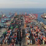 Arus logistik jelang Lebaran 2026 melonjak di Jawa. Aktivitas pelabuhan dan distribusi barang meningkat hingga 130 persen.