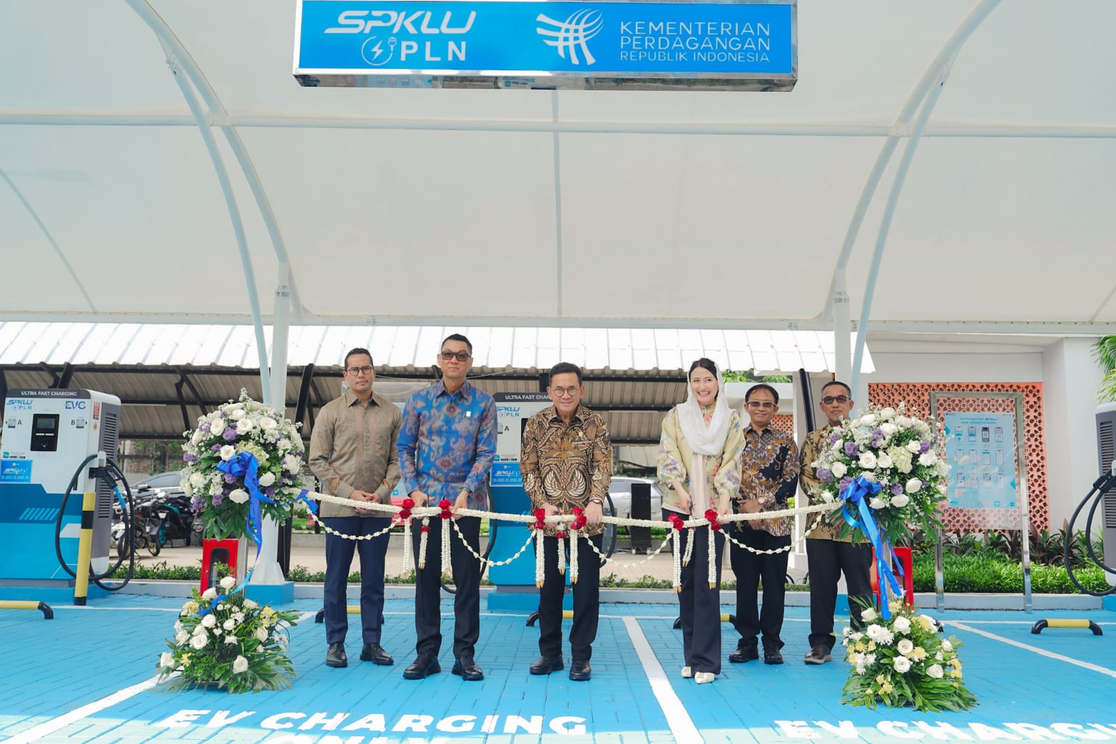 Mendag Resmikan SPKLU di Kementerian Perdagangan