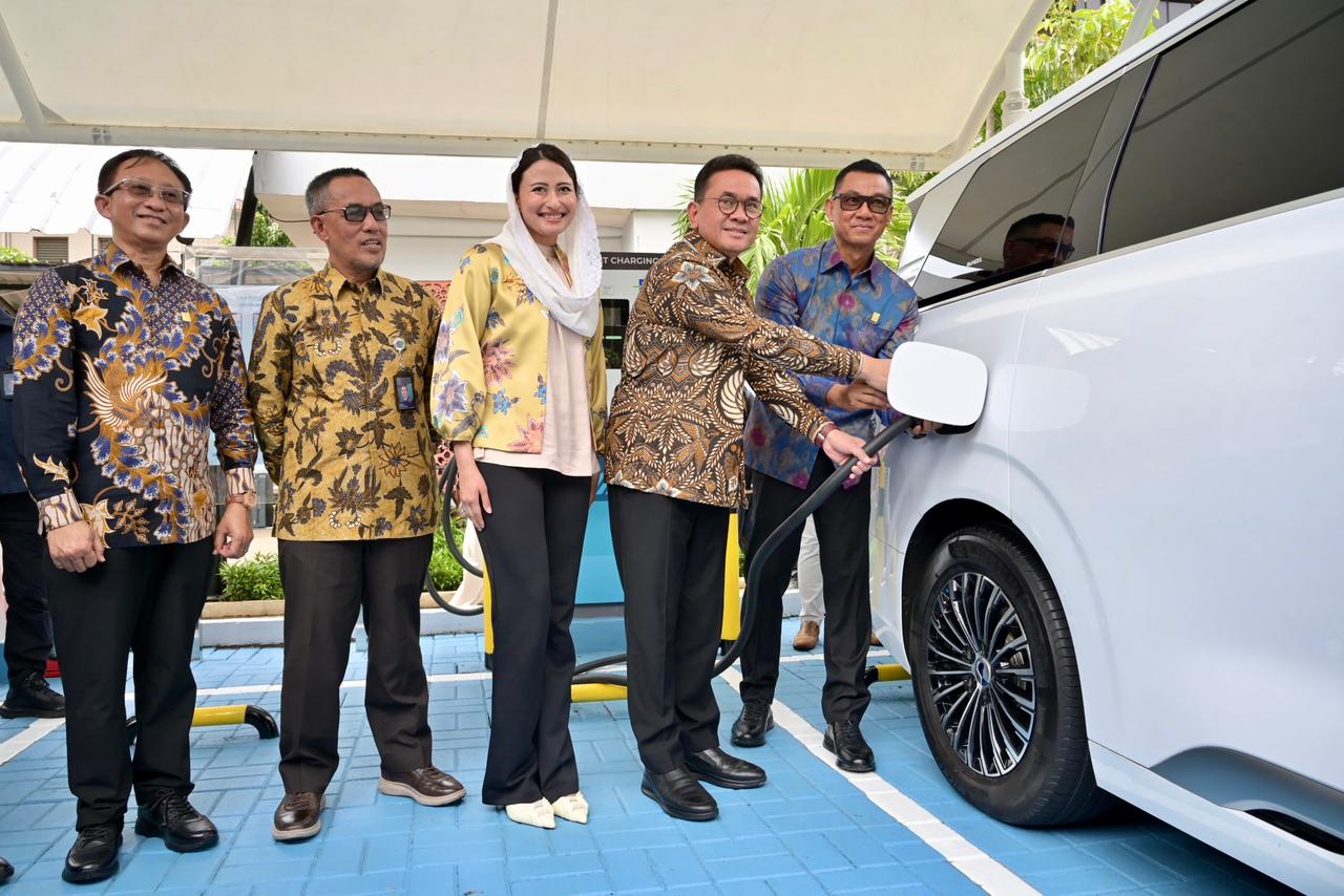 SPKLU Super Cepat Hadir di Kantor Kemendag, Mobil Listrik Bisa Isi Daya Sekitar 30 Menit