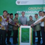 Pemerintah dorong hilirisasi lewat KEK Gresik. Investasi tembus USD6,1 miliar, sektor manufaktur jadi motor utama.