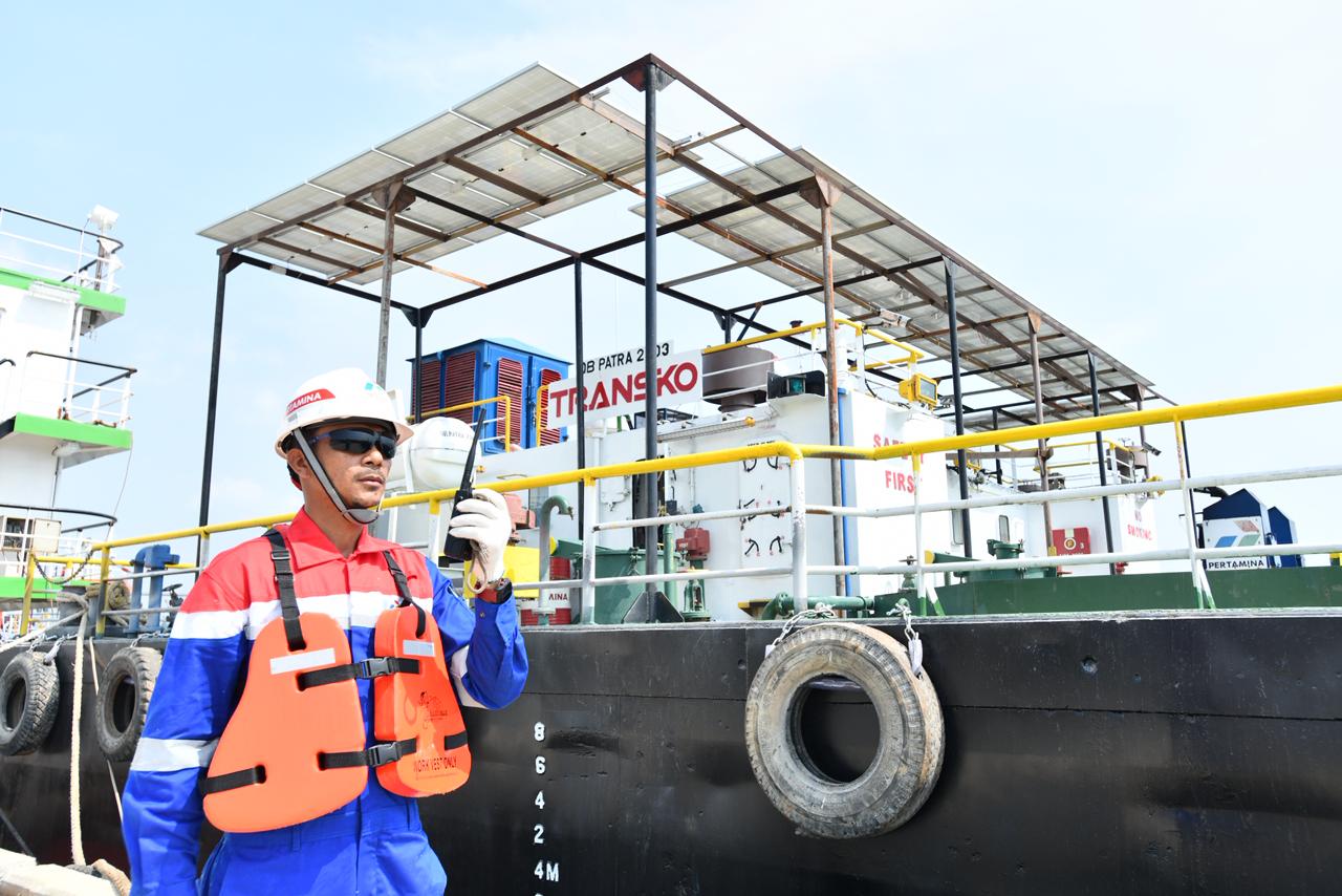 Pertamina Terapkan PLTS di Kapal OB Patra 2303, Dorong Dekarbonisasi Sektor Maritim