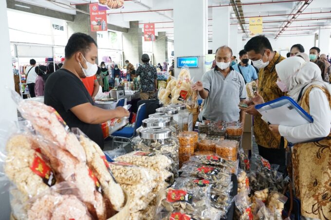KKP melatih 30 pelaku usaha lewat Program Gemilang untuk meningkatkan literasi keuangan dan memperluas akses KUR sektor perikanan.