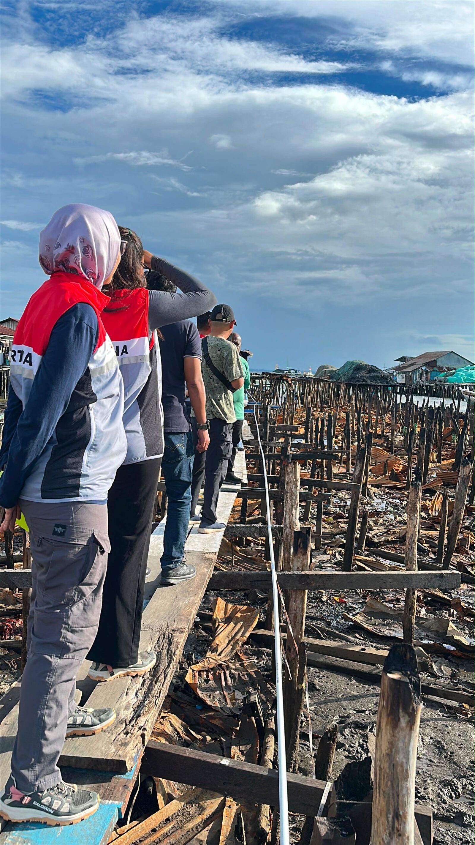 Pertamina EP Papua Field Gandeng DLH Papua Barat Daya Bantu Warga Terdampak Kebakaran di Sorong