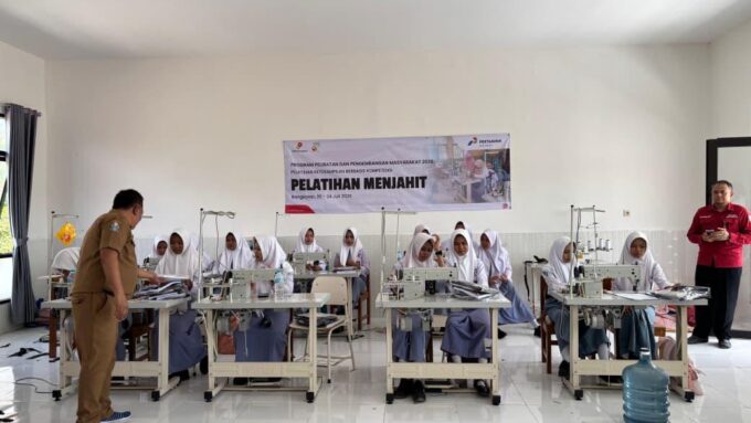 PHE WMO Buka Peluang Kerja bagi Pelajar Bangkalan Lewat Pelatihan Vokasi